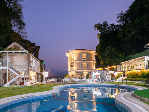 半山揽月设计师美宿(肇庆鼎湖山店)