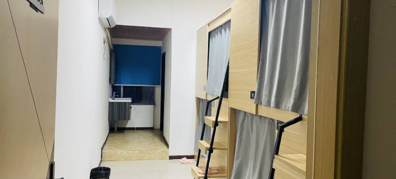 夜泊青年旅社(合肥火车站店)图片