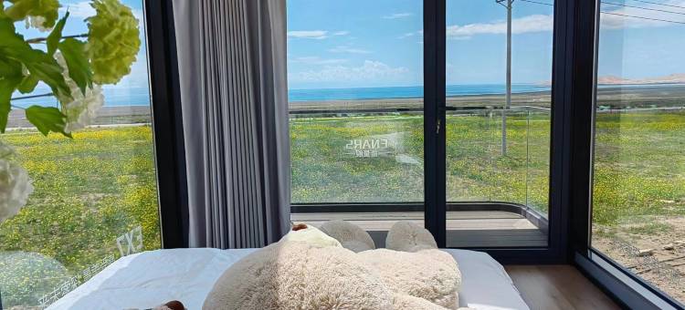 青海湖同宝山登山观湖特色野奢露营民宿图片