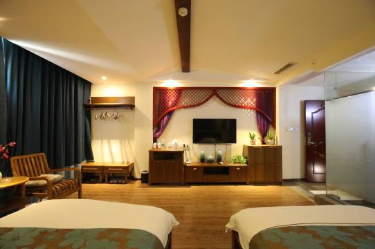 希丽酒店(贺州灵峰广场店)