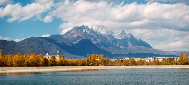 裕杰酒店(丽江古城店)图片