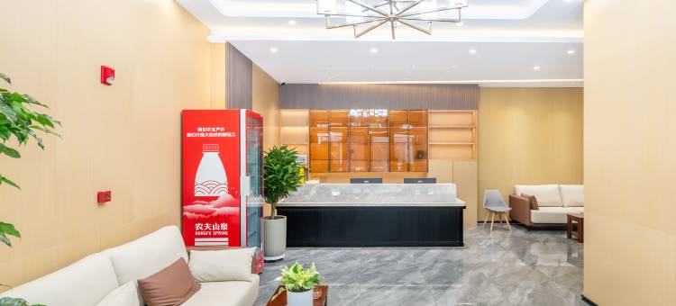 半岛漫居酒店(大连星海广场店)图片
