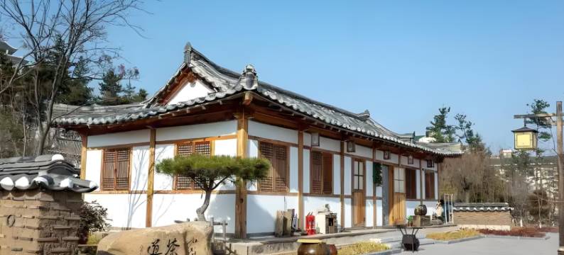 尊悦智慧酒店(延吉朝鲜族民俗园店)图片