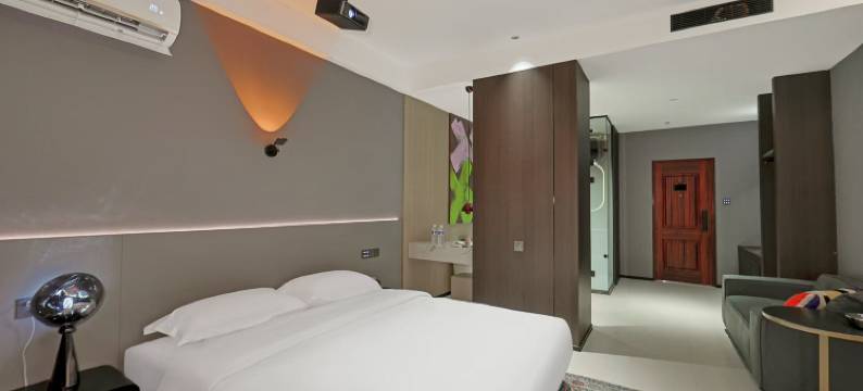 美凝@lazy轻奢全智能酒店(红旗街这有山店)图片