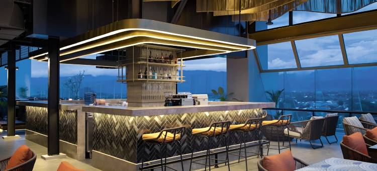 桑蒂卡普雷米埃巴东酒店(Hotel Santika Premiere Padang)图片