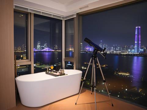 乐柏1946设计师江景酒店(汉口江滩黎黄陂路店)