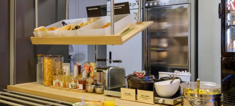 维伦纽夫卢贝村B&B酒店(B&B Hotel Villeneuve Loubet Village)图片