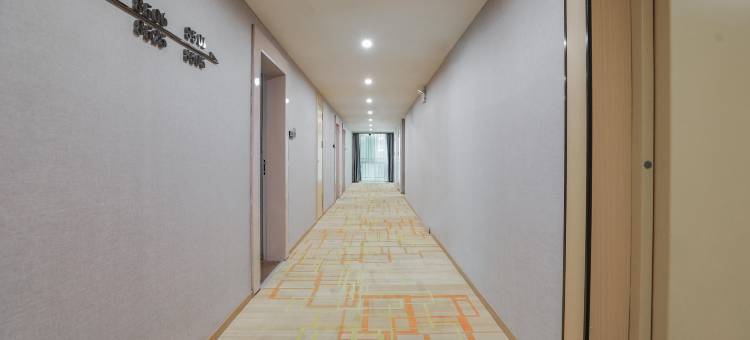 云宿·江畔酒店(都匀万达广场民族师范学院店)图片