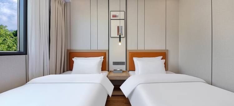 亚悦酒店(景德镇陶溪川文创街区雕塑瓷厂店)图片