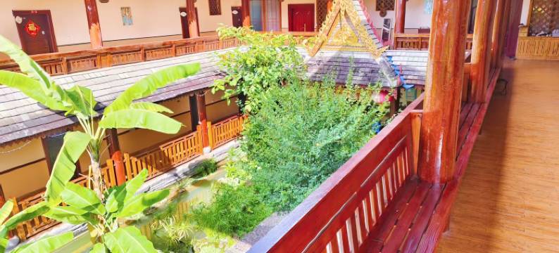 彩仑金湾客栈(西双版纳傣族园泼水广场店)图片