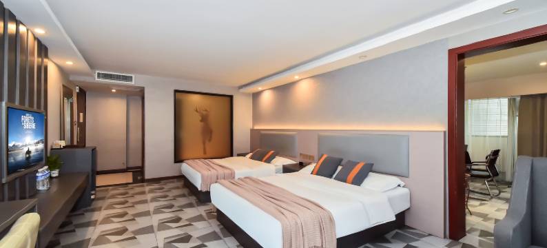 YiT·翊庭轻奢影院酒店(观山湖会展城金融城店)图片