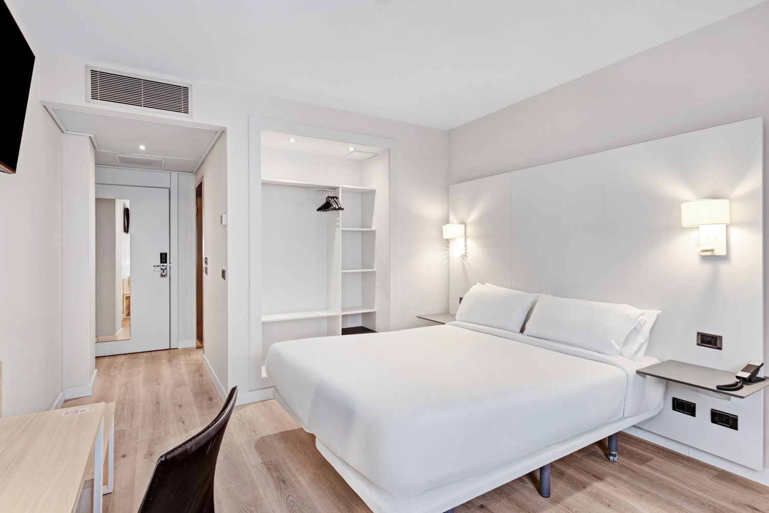 B&B HOTEL Ciudad de LleidaOver view