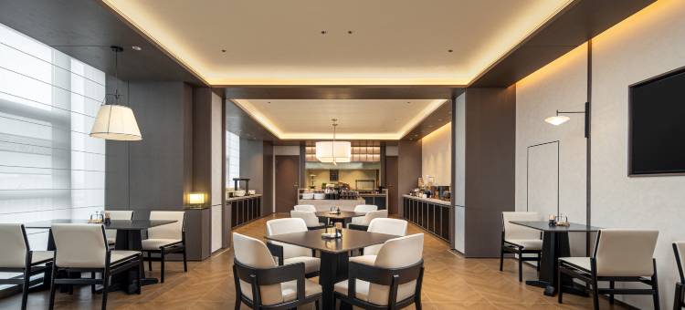 武汉张家湾省人民医院洪山院区亚朵酒店图片