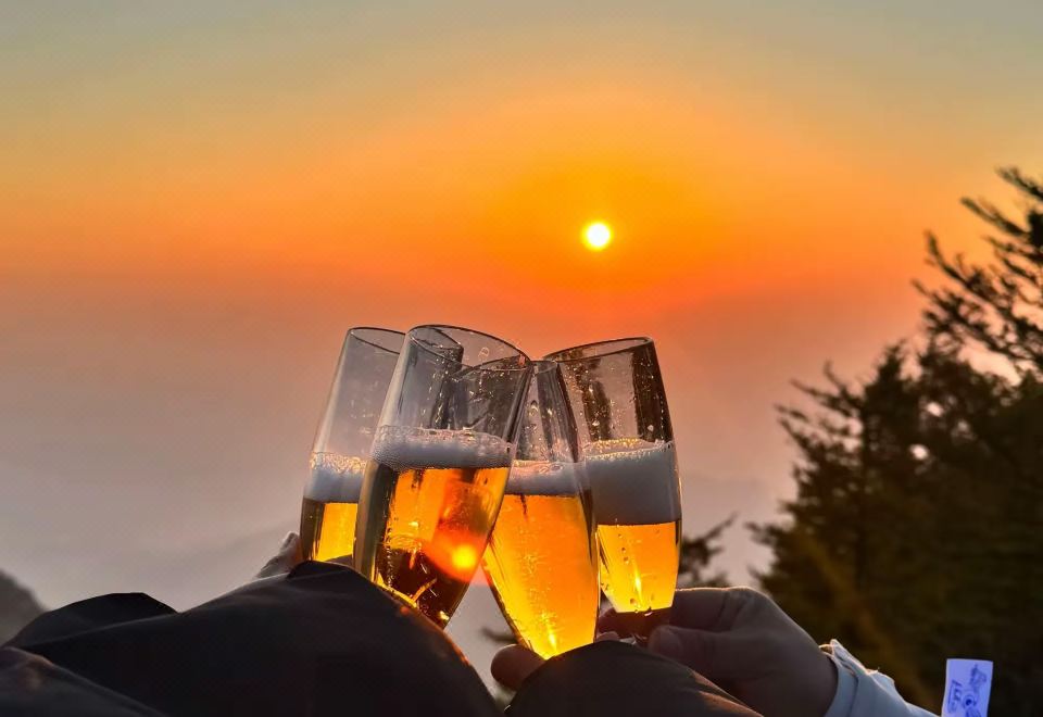 Yunshan Manor Hotel Overview