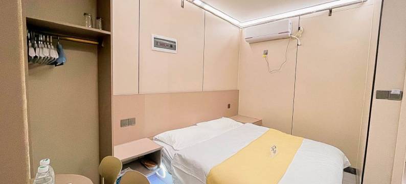 拾意·智能观影·深睡床枕·休闲度假民宿(江北大学城店)图片