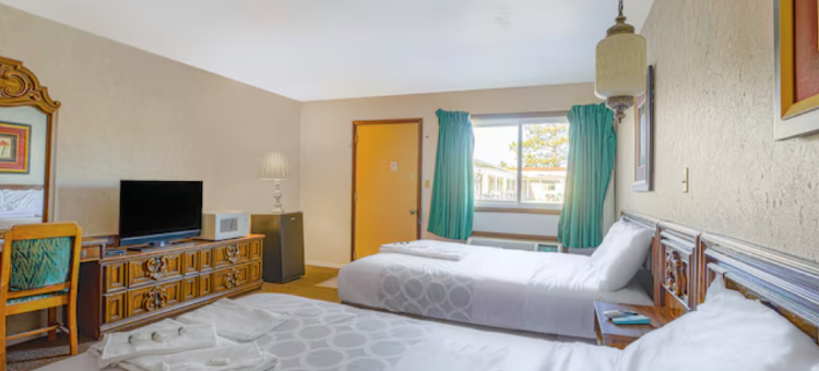 OYO 爱之酒店在莫霍克辛湖 WI 托马霍克(Love Hotels Tomahawk by OYO at Lake Mohawksin WI)图片