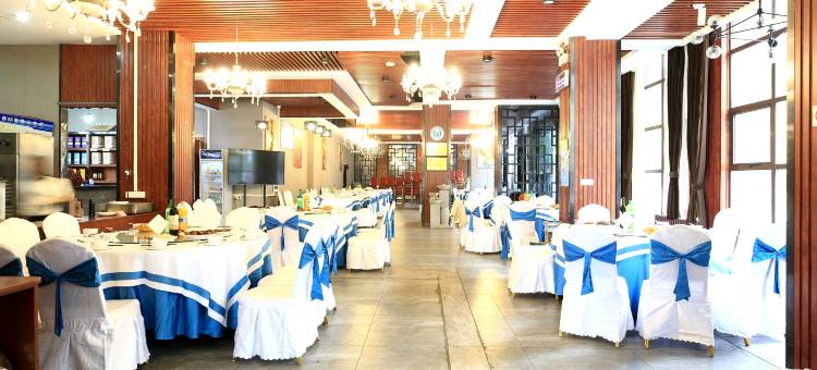 镜山乐居酒店(上高县政府镜山广场店)图片