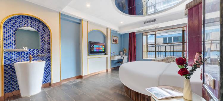 馨悦主题公寓(佛山龙江会展中心店)图片