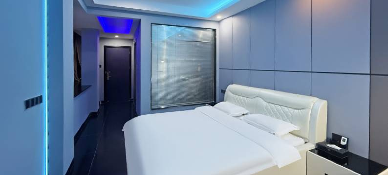 黑云电竞酒店(台山商业城步行街店)图片