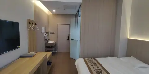 白水溪酒店(吐魯番托克遜飛馬轉盤店)