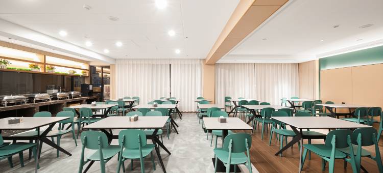 索性酒店(巩留蝶湖景区店)图片