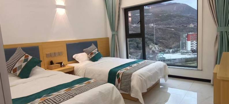 康定逸家民宿图片