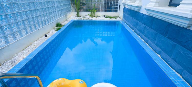 R设计师海滩度假酒店(北海银滩景区国际客运港店)图片