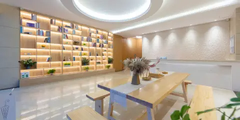 樸語山居酒店(宜春袁山公園店)