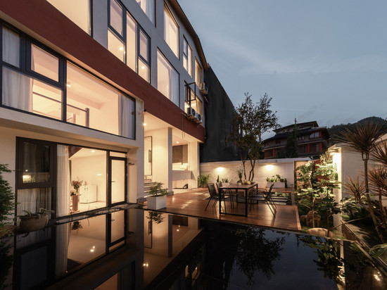 十里·村陌民宿(花溪公园店)