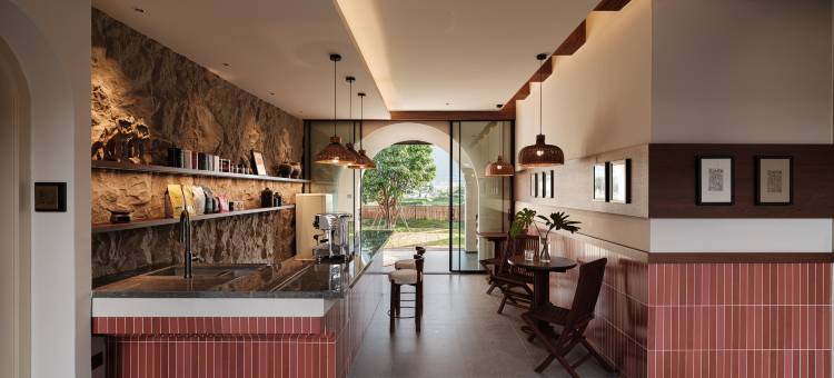 一宿YISUINN·栖海见山度假民宿(龙龛码头洱海生态廊道店)图片