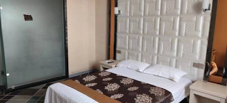 哈密华庭商务酒店图片