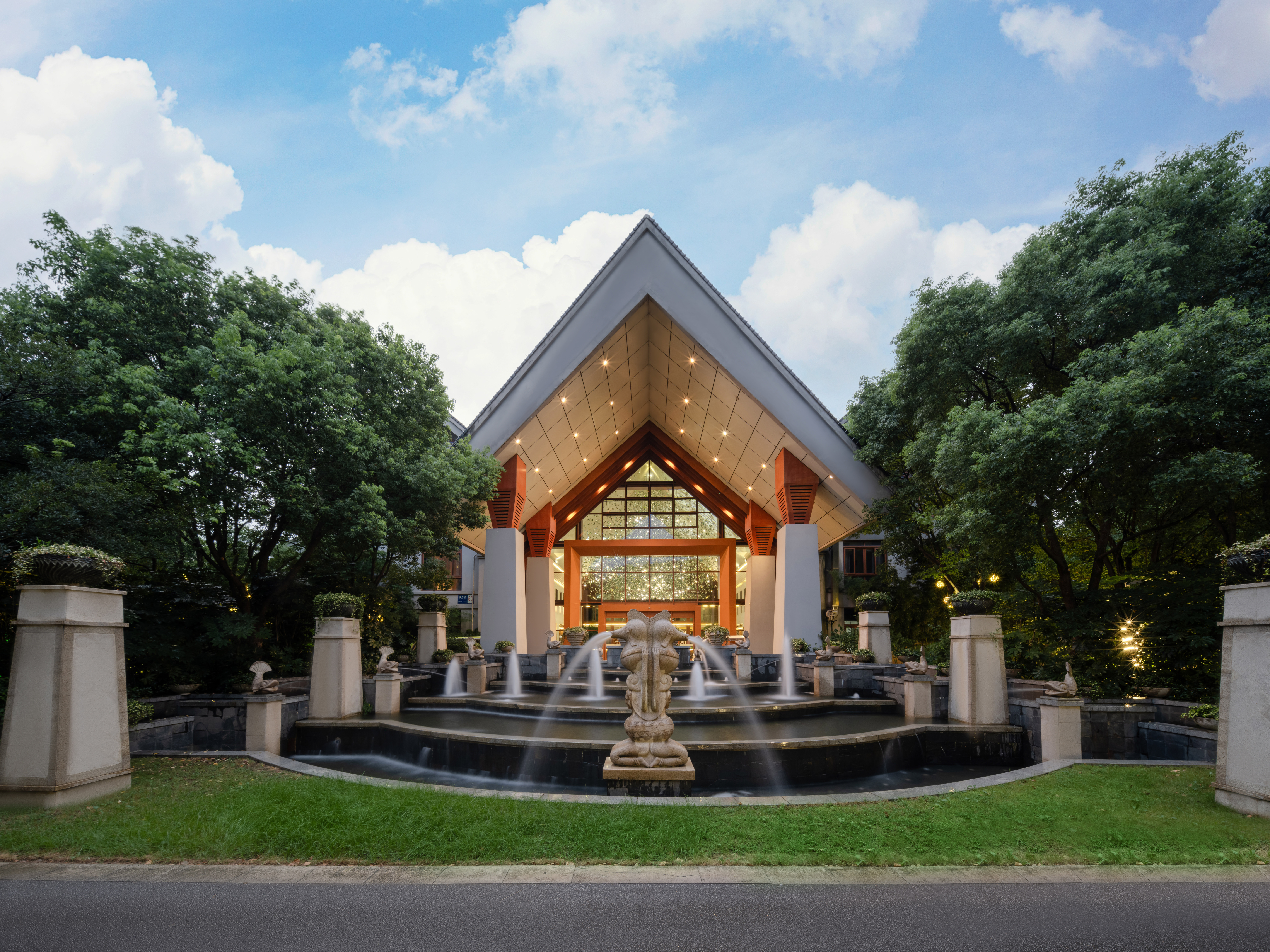 TAI LAKE DREAMLOHAS VILLA RESORT Over view