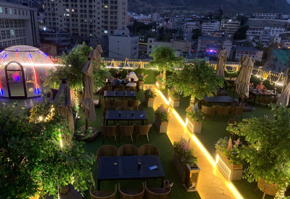 Dragon Boat Hotel Hotel Overview