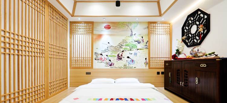 云宿·网红观景影院民宿(延吉延边大学网红墙店)图片