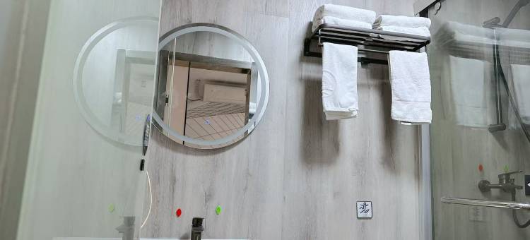 青季酒店MINI(上海周浦繁荣路地铁站店)图片