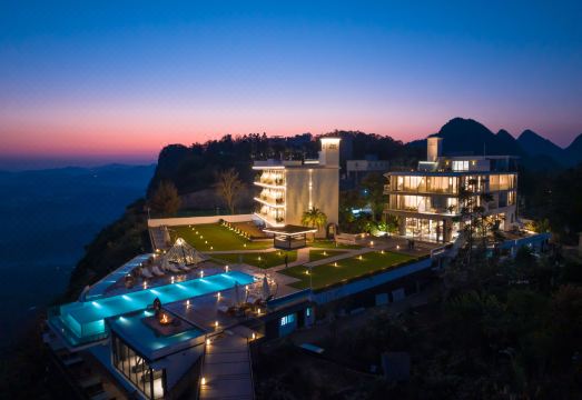 峯兮·牧云|隐奢云宿外景图