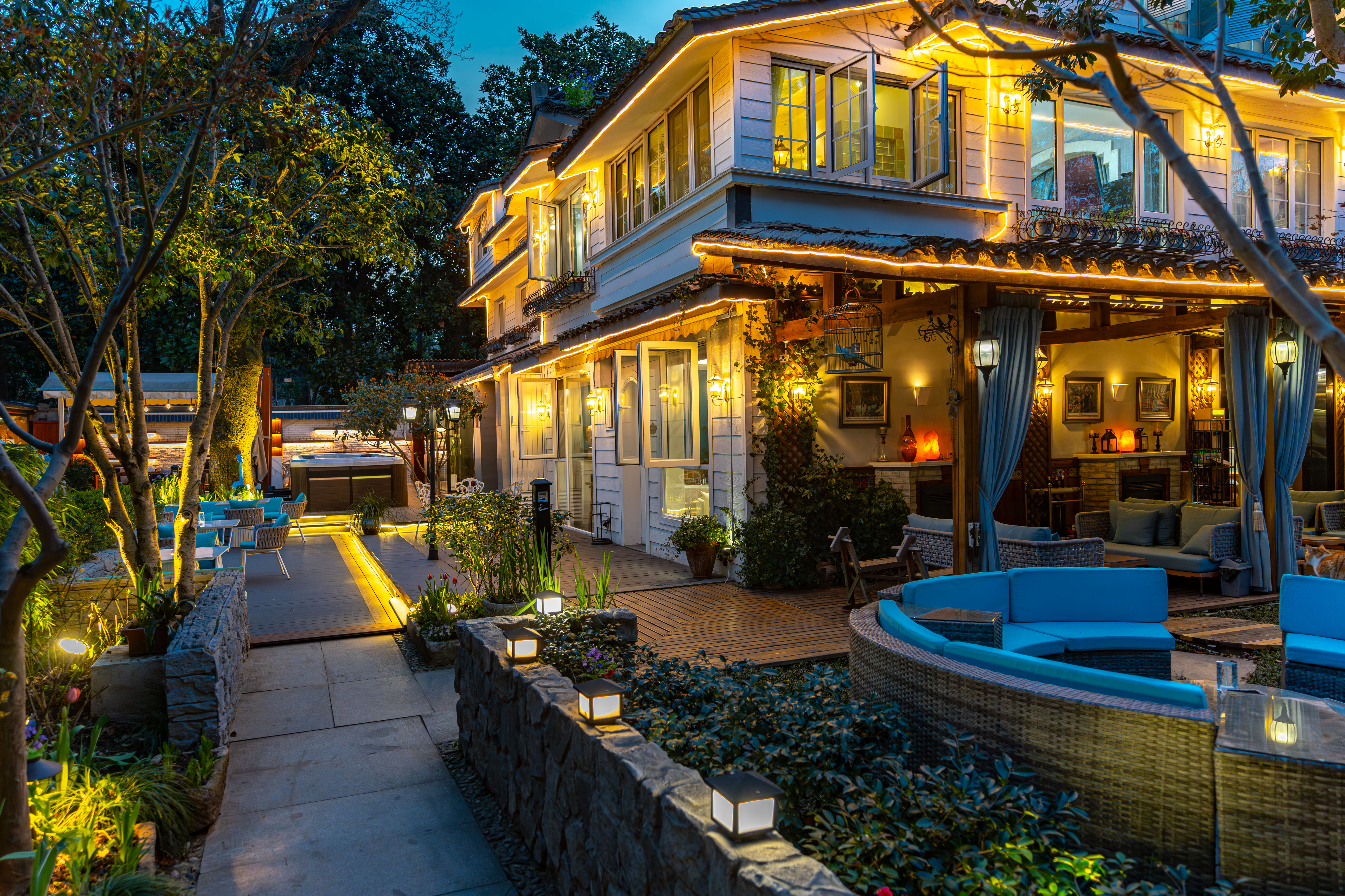 West Lake RoxanneOver view