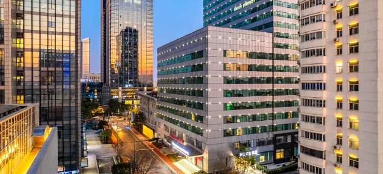 丽呈朗誉酒店(无锡滨湖万象汇鼋头渚风景区店)图片