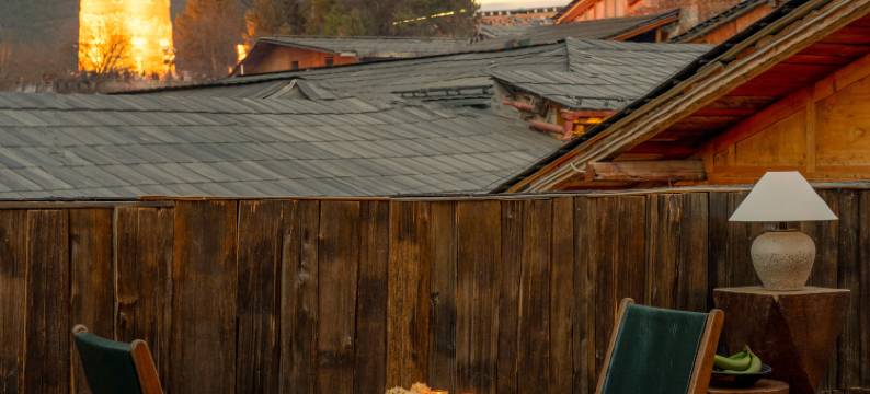 野杜鹃AZALEAS设计师民宿(独克宗古城大佛寺转经筒店)图片