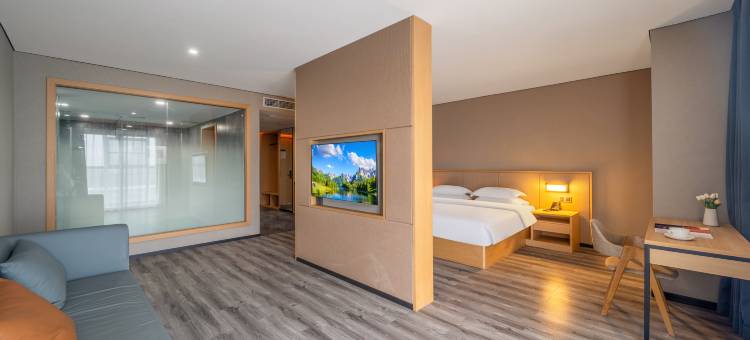 猫山屋智慧酒店(溧阳火车站博物馆店)图片