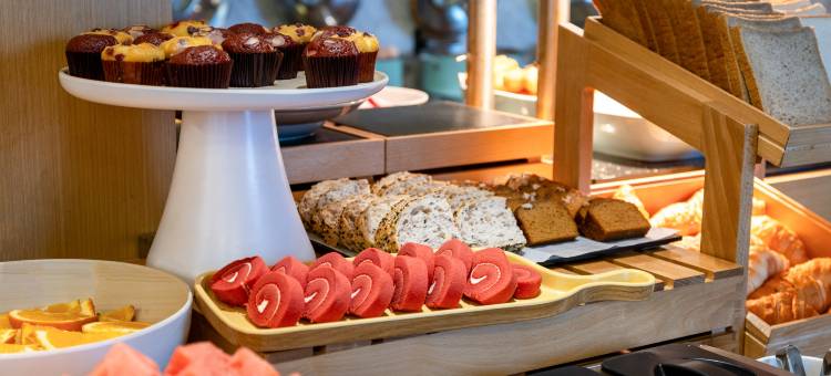 上海艺龙酒店(浦东金桥LaLaport店)图片