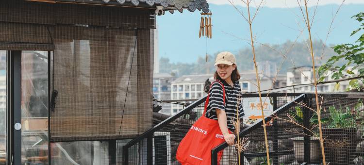 雅安｜Over the Qingyi River｜印象雨城酒店(雅州廊桥店)图片