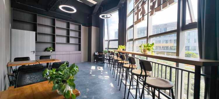 见山旅社(成都东站西广场店)图片