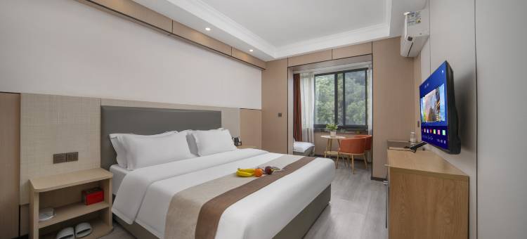 贵阳筑悦轻居酒店(万象城火车站店)图片