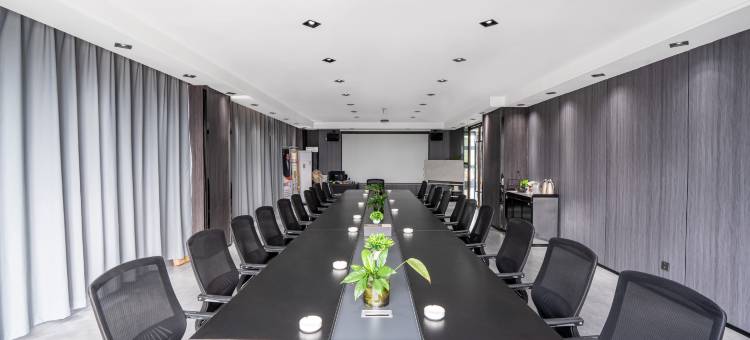 安龙瑞驰·美居智能酒店图片