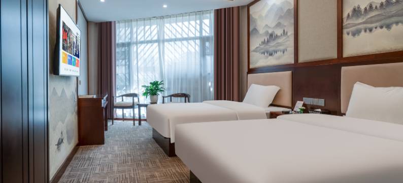 栖云雅居酒店(兴义桔山广场梦乐城店)图片