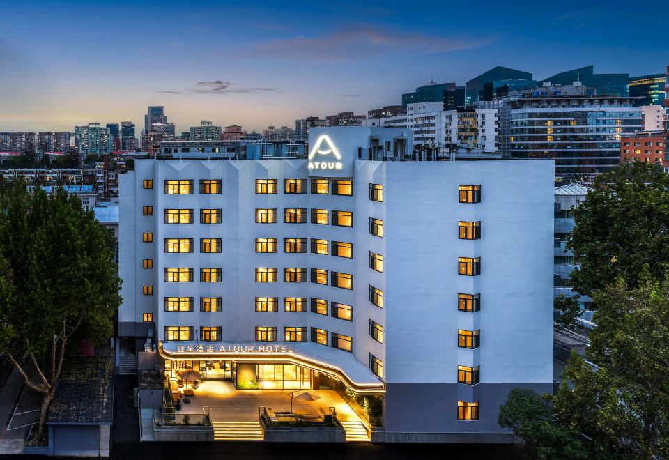 北京安贞桥鼓楼外大街亚朵酒店外景图