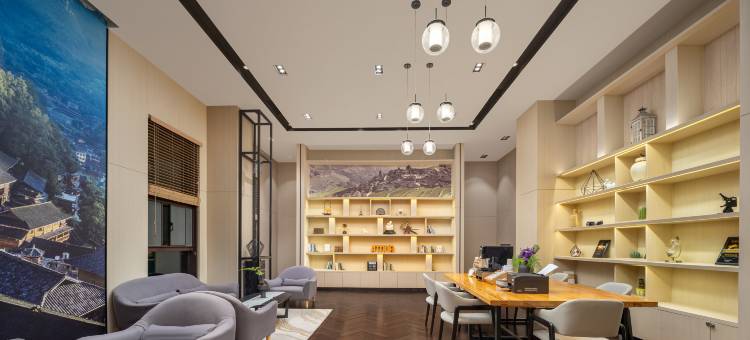 贵阳北站西广场亚朵酒店图片