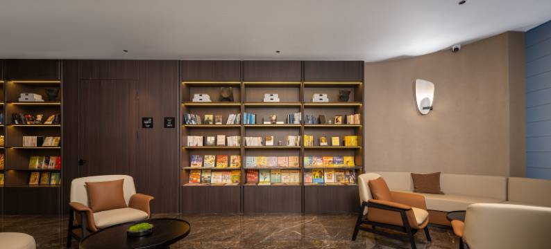 吐鲁番国泰民生广场军民共建路亚朵酒店图片