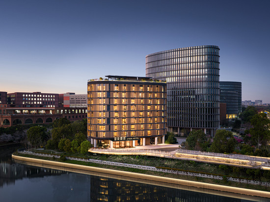 上海闵行工业园亚朵酒店